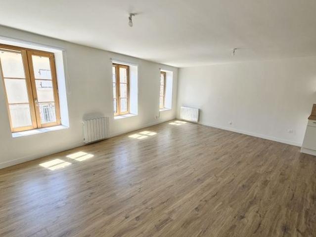 Location Appartement P5 Avec parking rénové e Fleurie