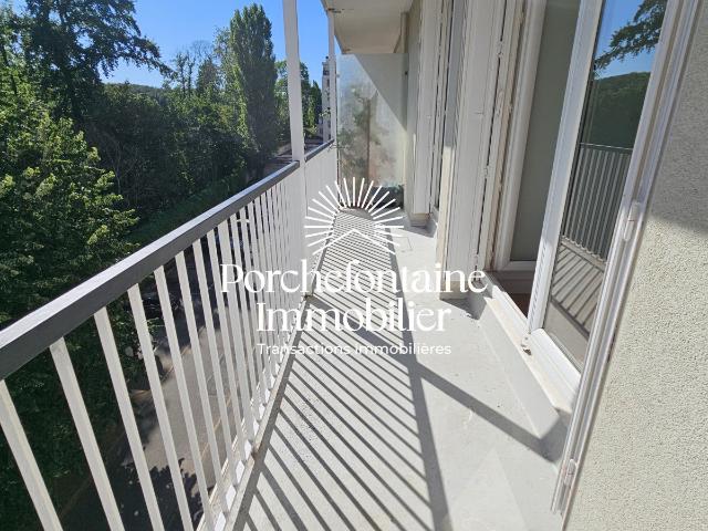 Location Appartement Parvis Colonel Arnaud Beltrame, Versailles