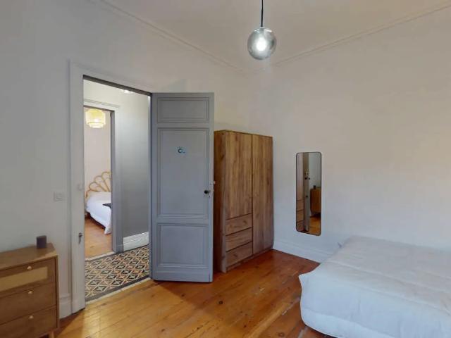 Location Appartement Parvis Louis et Henri Pouyanne, Bordeaux