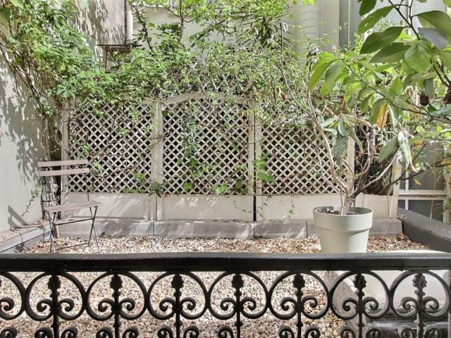 Location Appartement Paris 75008 40 m² 1 chambre terrasse Malesherbes Madeleine