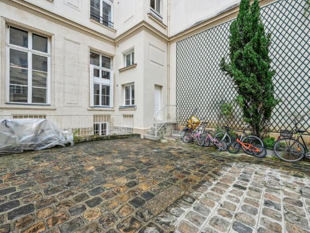 Location Appartement Paris 7 2 Pièces 76 m²