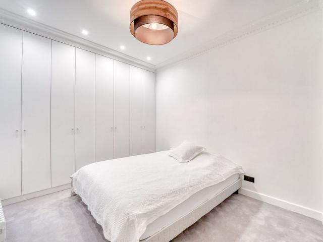 Location Appartement Paris 7 3 Pièces 91 m²