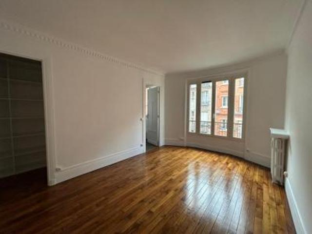 location appartement paris 18eme arrondissement 1 pièce 31 m2 paris 75018 1306 € / mois