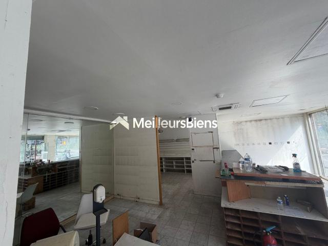 Location Appartement Passage Commun F8, Paris