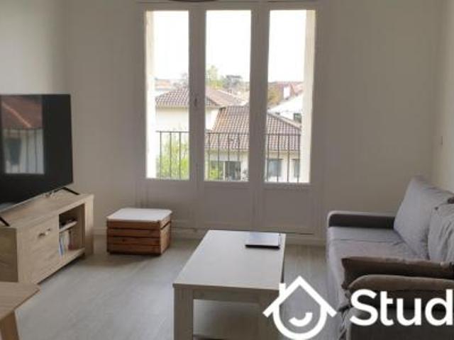 location appartement pau 1 pièce 11 m2 pyrenees atlantiques 64000 400 € / mois