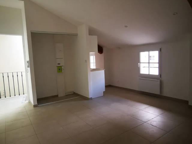 Location Appartement Place Victor Basch, Villeneuve lès Avignon