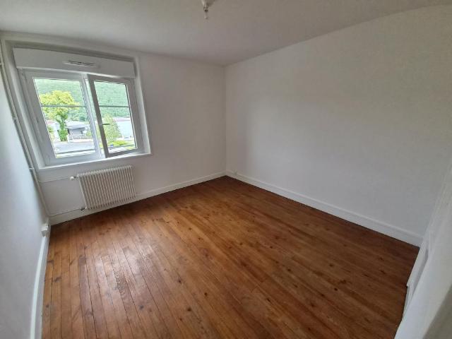 Location Appartement Place Victor Hugo, Bogny sur Meuse