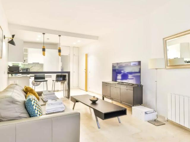 Location Appartement Place Victor Hugo, Paris