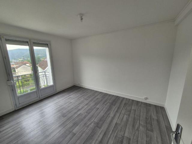Location Appartement Place Vienot, Revin