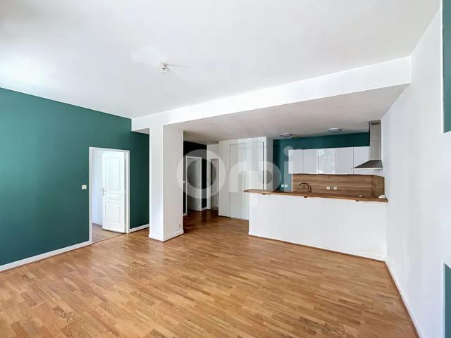 Location Appartement Place Voltaire, Terrasson Lavilledieu