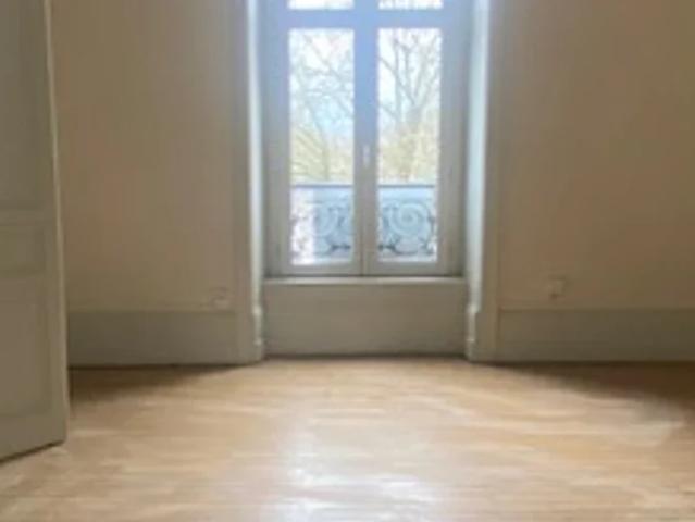 Location Appartement Place Winston Churchill, Limoges