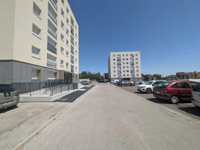 Location Appartement Place Alfred Boucher, Romilly sur Seine
