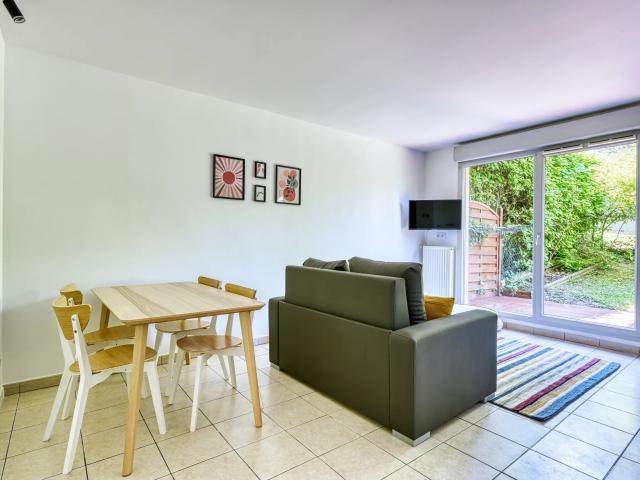 Location Appartement Place Anatole France, Oullins Pierre Bénite