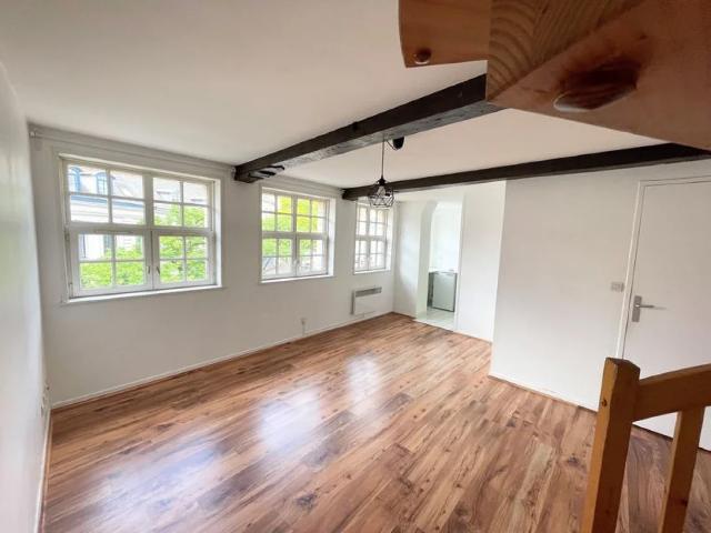 Location Appartement Place aux Bleuets, Lille