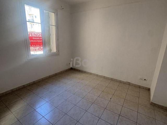Location Appartement Place Benjamin Rimbaud, Toulon