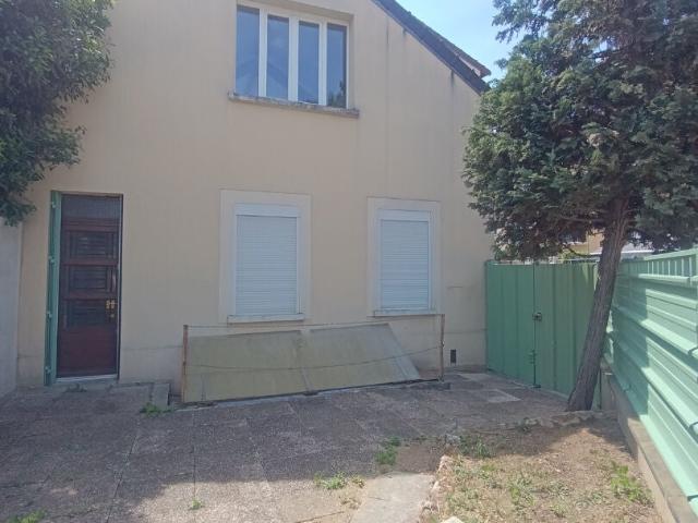Location Appartement Place d'Armes, St. Maur des Fossés