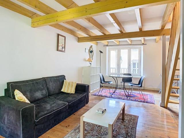 Location Appartement Place d'Aurinques, Aurillac