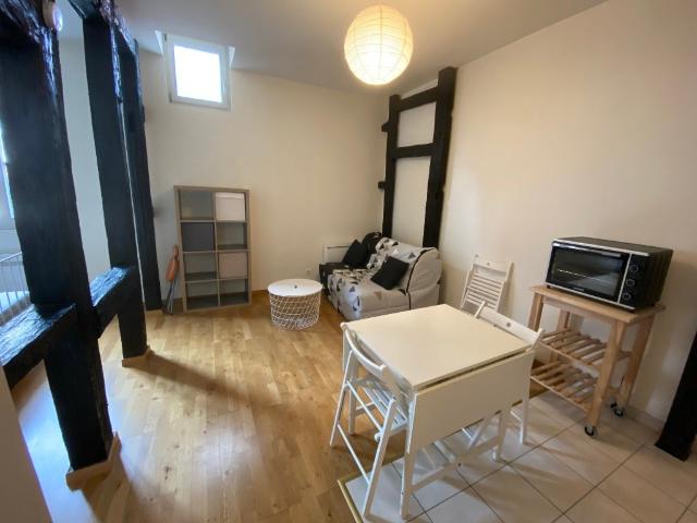 Location Appartement Place de la Cathédrale, Colmar