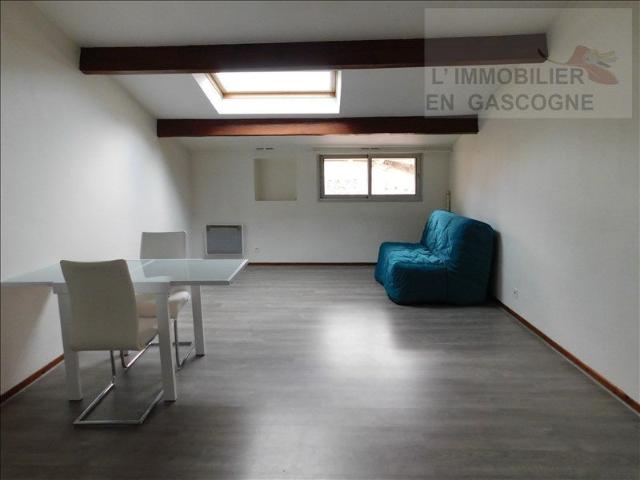 Location Appartement Place de la Cathédrale, Lombez