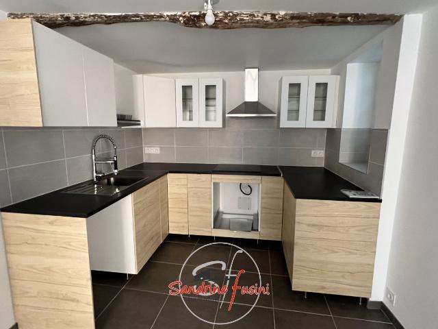 Location Appartement Place de la Fontaine, Bouyon