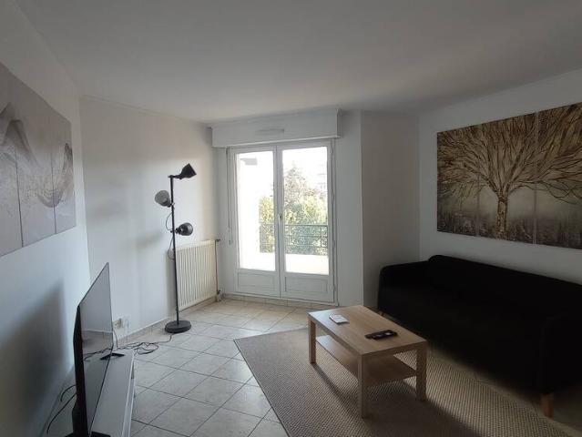 Location Appartement Place de la Fontaine, Cergy