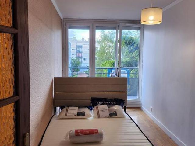 Location Appartement Place de la Gare des Saules, Orly