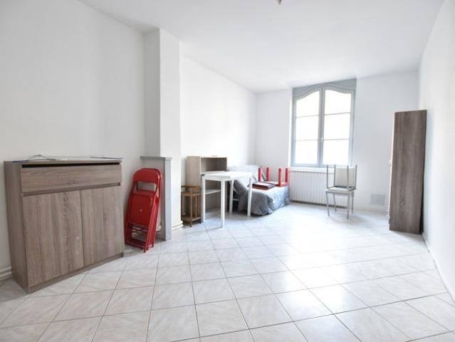 Location Appartement Place de la Halle, Le Puy en Velay