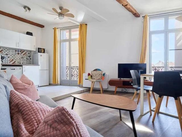 Location Appartement Place de la Madeleine, Béziers