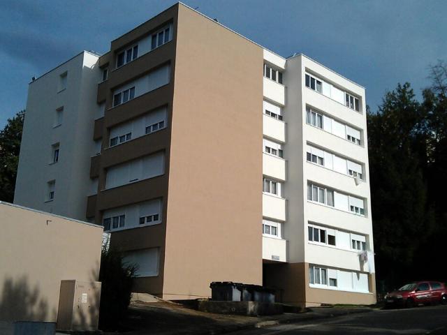 Location Appartement Place de la Mairie, Arbent