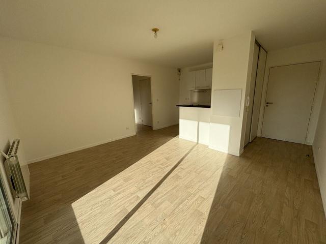 Location Appartement Place de la Mairie, Saint Méen le Grand