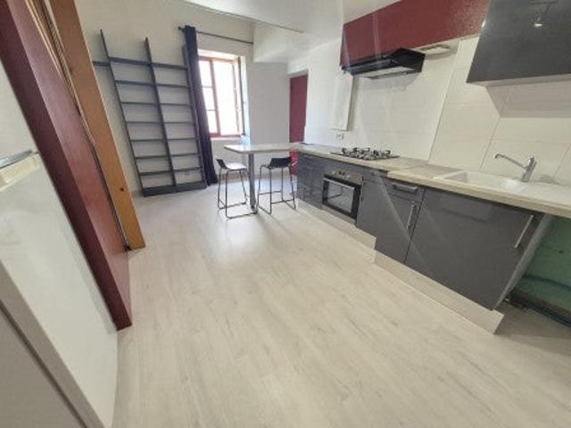 Location Appartement Place de la Nation, Crémieu