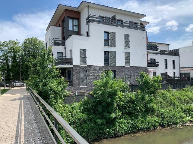 Location Appartement Place de la Piscine, Pontoise