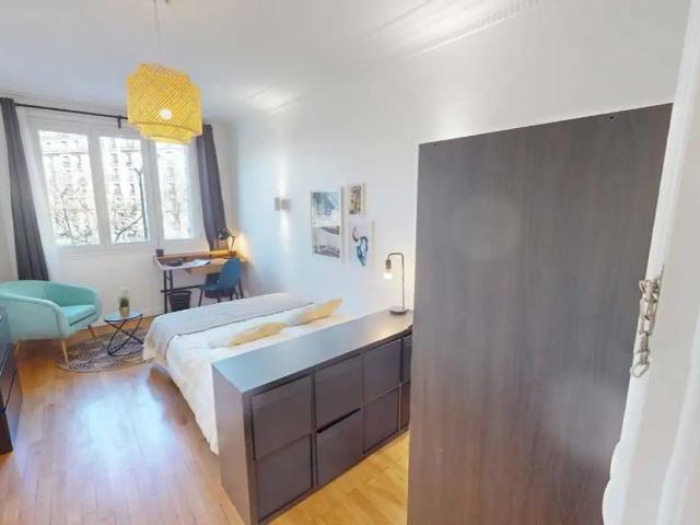 Location Appartement Place de la Porte de Châtillon, Paris