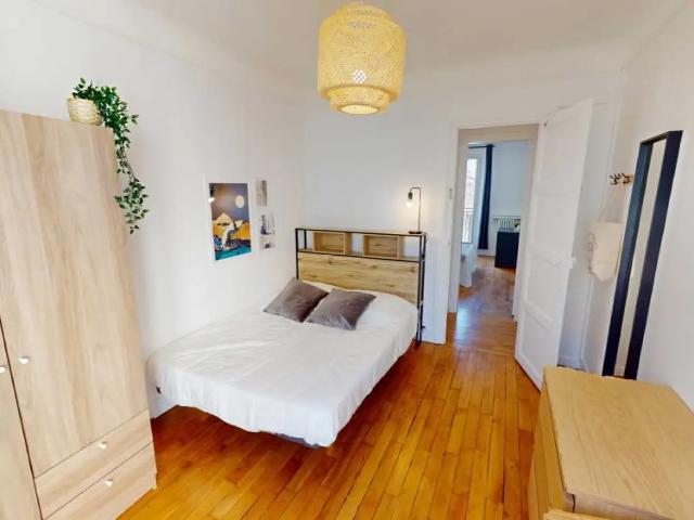 Location Appartement Place de la Porte de Châtillon, Paris