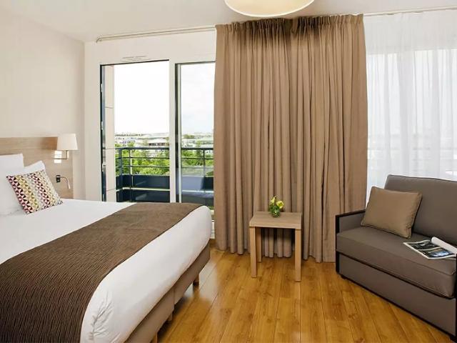 Location Appartement Place de la Renaissance, Bois Colombes