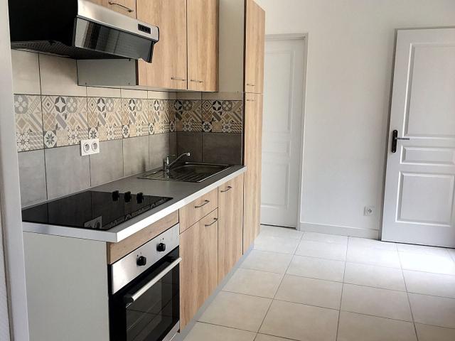 Location Appartement Place de la République, Sauveterre de Guyenne