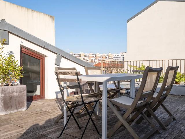 Location Appartement Place de la Réunion, Paris