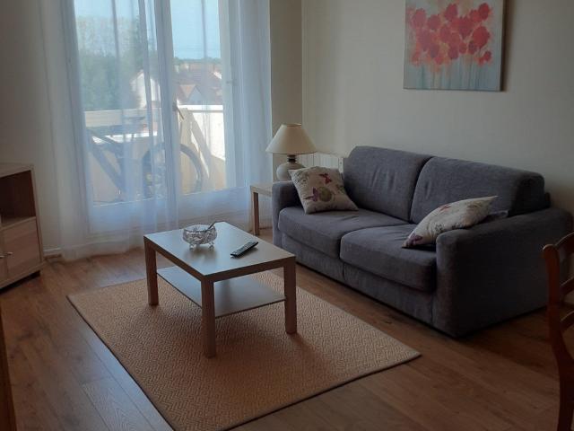Location Appartement Place de l'Église, Gif sur Yvette
