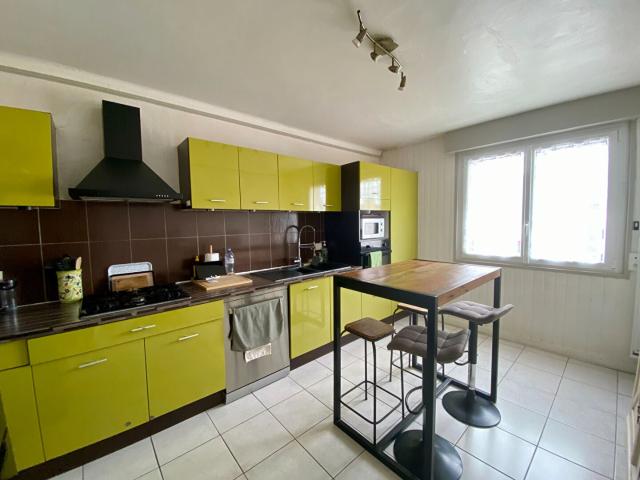 Location Appartement Place de l'Église, Loudéac
