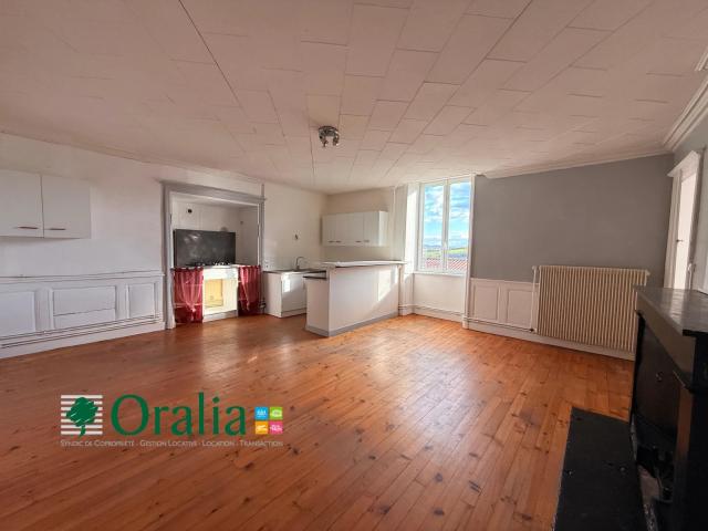 Location Appartement Place de l'Église, Saint Laurent de Chamousset