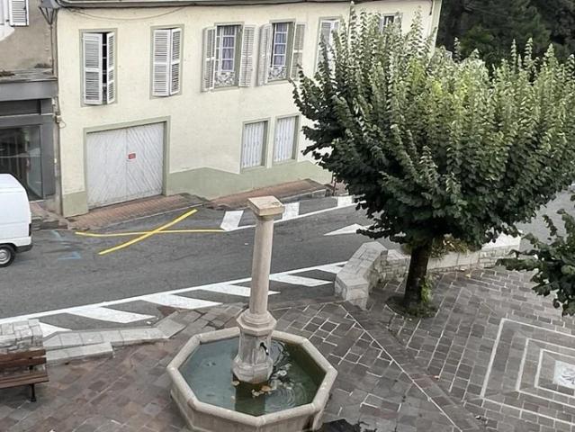 Location Appartement Place de l'Église, Saint Pierre d'Albigny