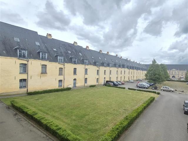 Location Appartement Place de l'Esplanade, Saint Omer
