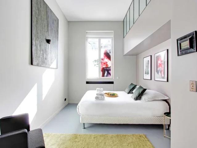 Location Appartement Place de Rhin et Danube, Paris