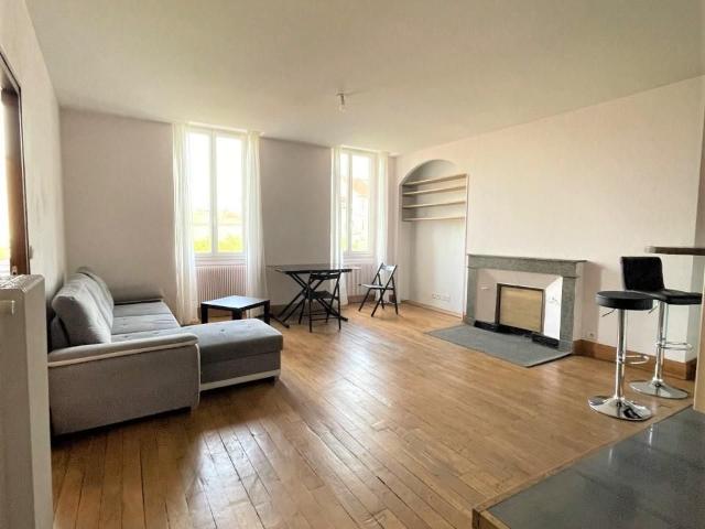 Location Appartement Place des Clercs, Valence