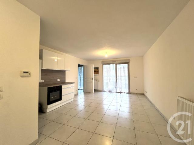 Location Appartement Place Des Arcades, Saint Pierre en Faucigny