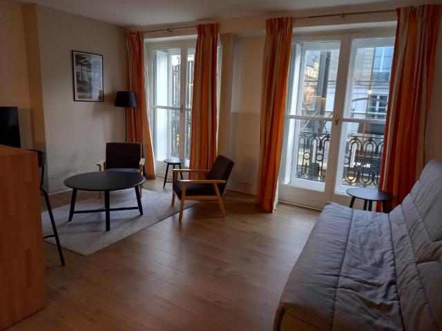 Location Appartement Place des Grands Hommes, Bordeaux