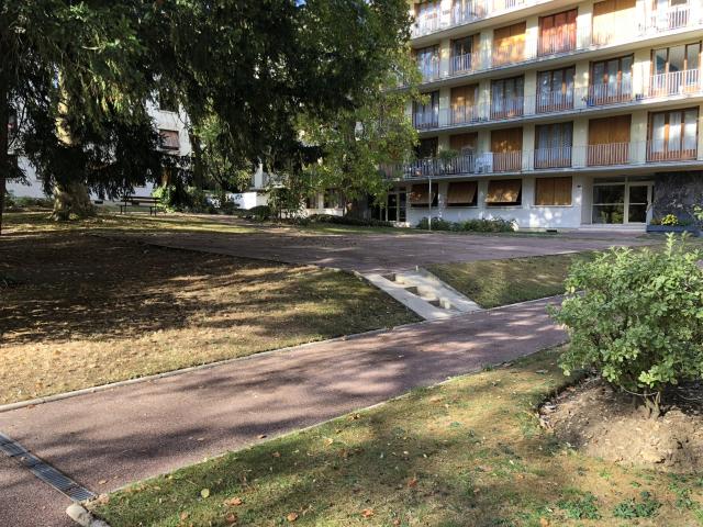 Location Appartement Place des Droits de l'Homme et du Citoyen, Évry