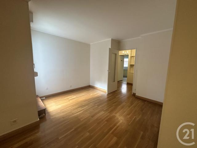 Location Appartement Place des Épars, Chartres
