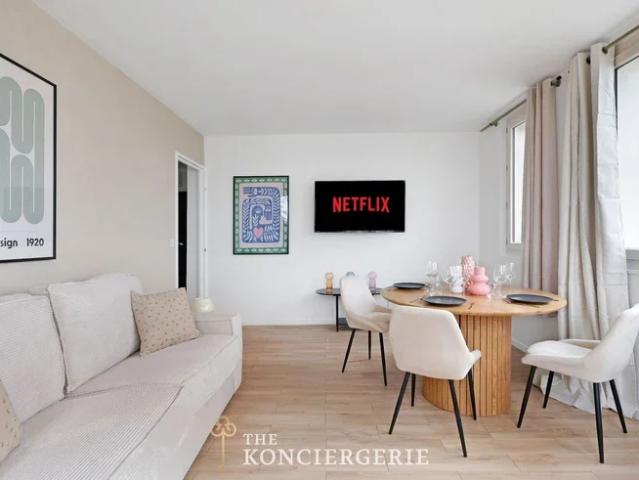 Location Appartement Place des Fêtes, Paris