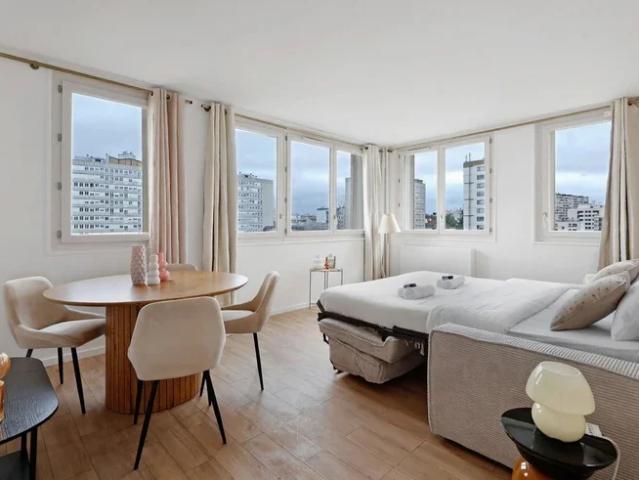 Location Appartement Place des Fêtes, Paris